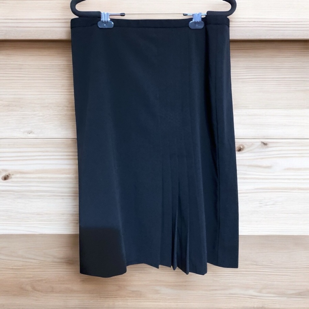 Nine & company basics Elegant Black Pleated Skirt knee length